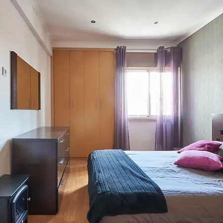 Apartment In Bed With Lisbon 4e *