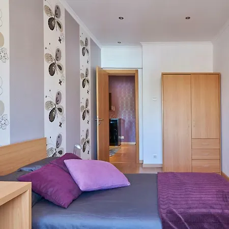 Apartment In Bed With Lisbon 4e