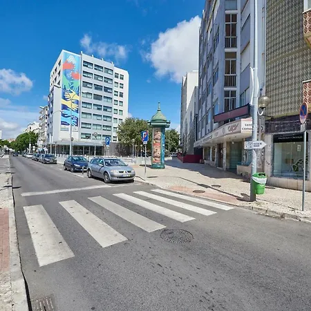 In Bed With Lisbon 4e * Amadora