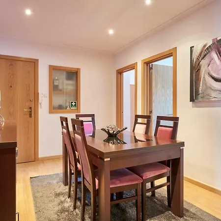 Apartment In Bed With Lisbon 4e