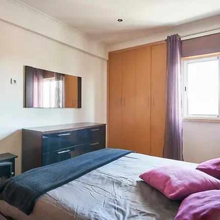 Apartment In Bed With Lisbon 4e